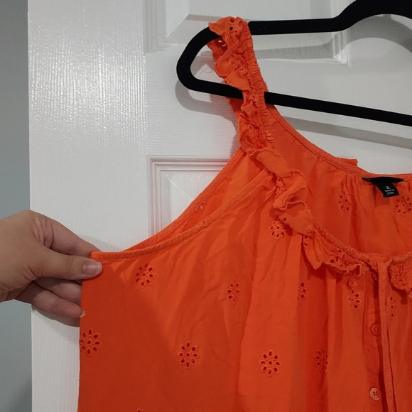 Torrid Nasturtium Eyelet Ruffle Tie Front Tank Top in Size 2 - 18/20 - Picture 5 of 13